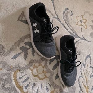 Under Armour Sneakers